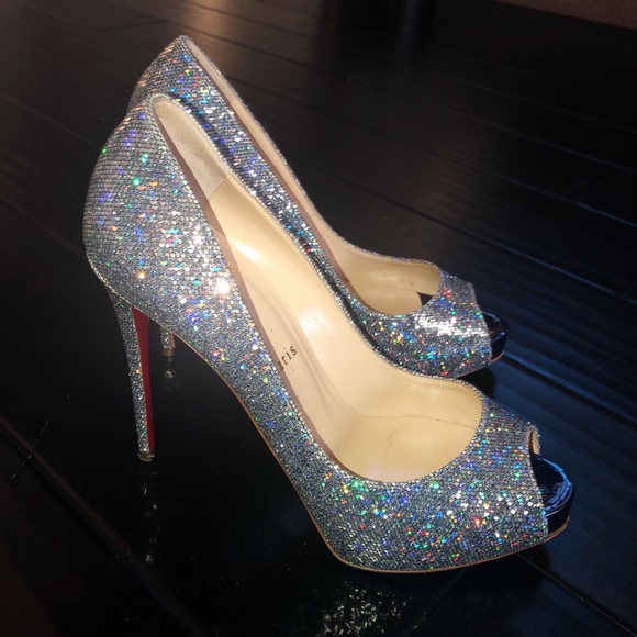 Christian Louboutin Shoes 👠!! (70% off) - Picture 3 of 5
